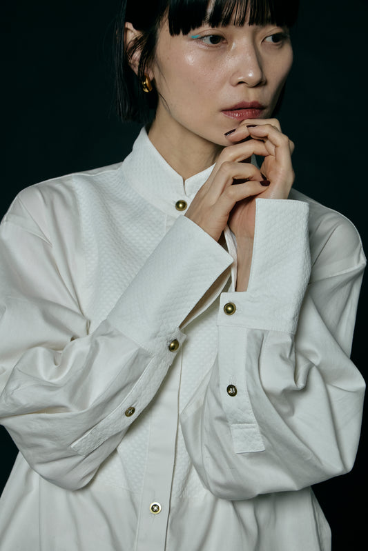 Quilted Jacquard Plastron Shirt / White