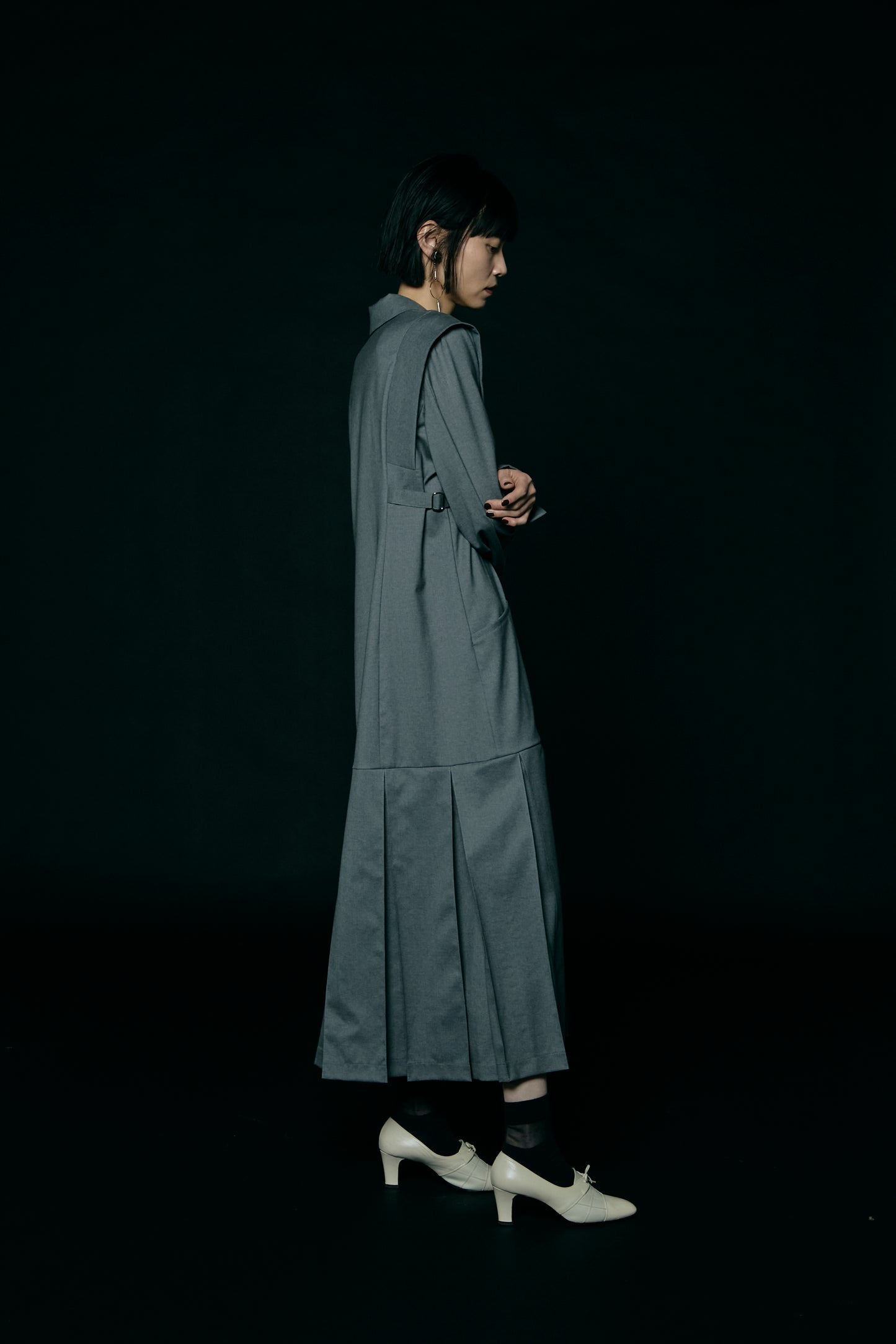 Pleated skirt dress / Gray