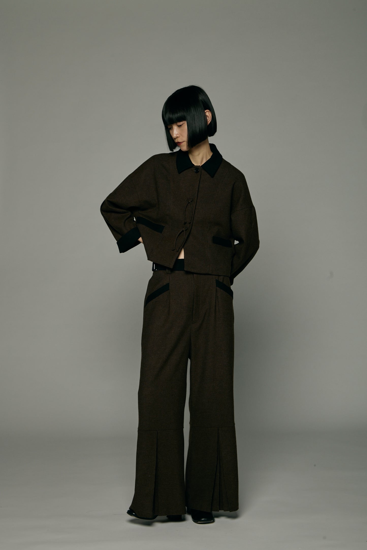 Pleated Sleeve Short Jacket / Brown