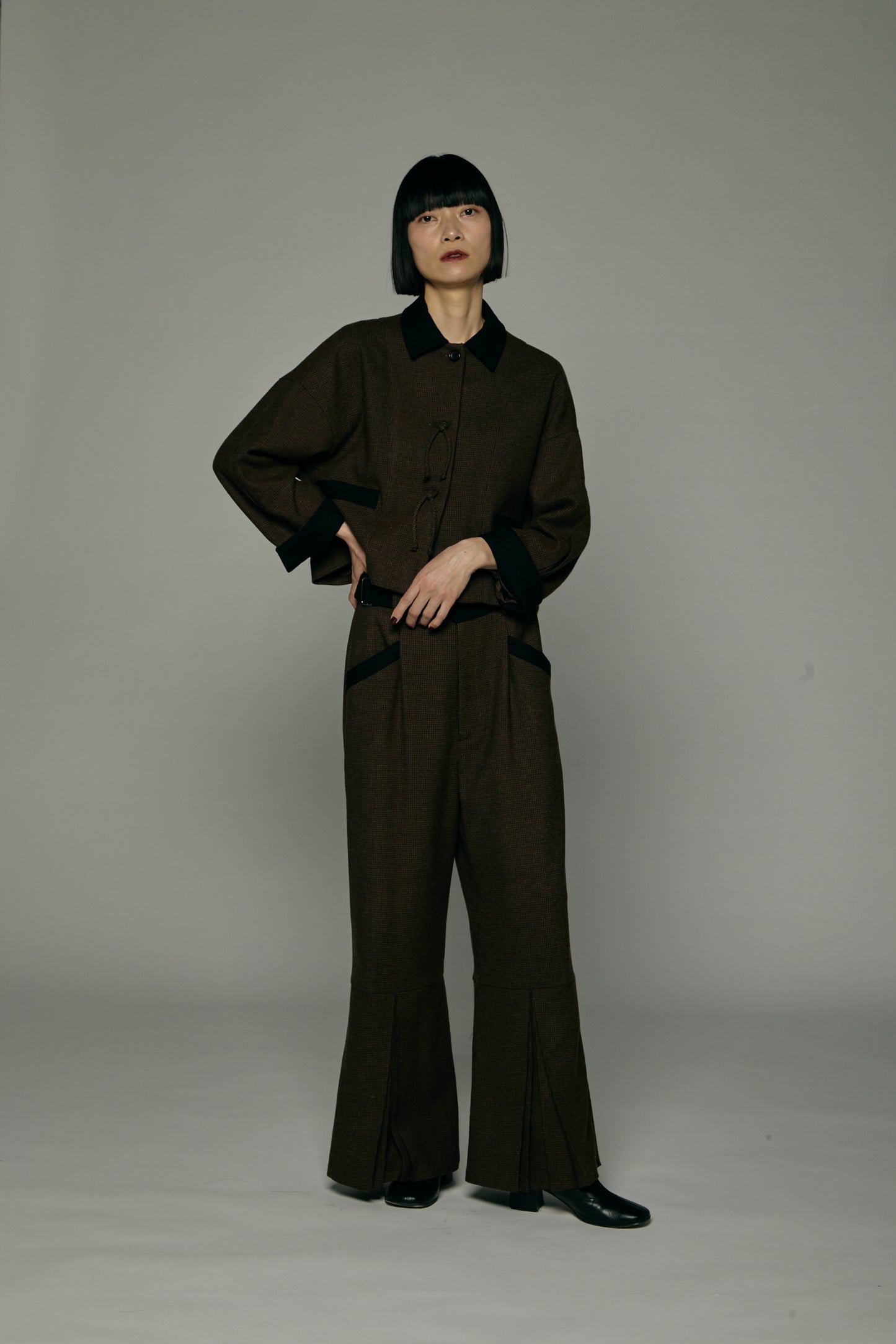 Pleated Wide Trousers / Brown