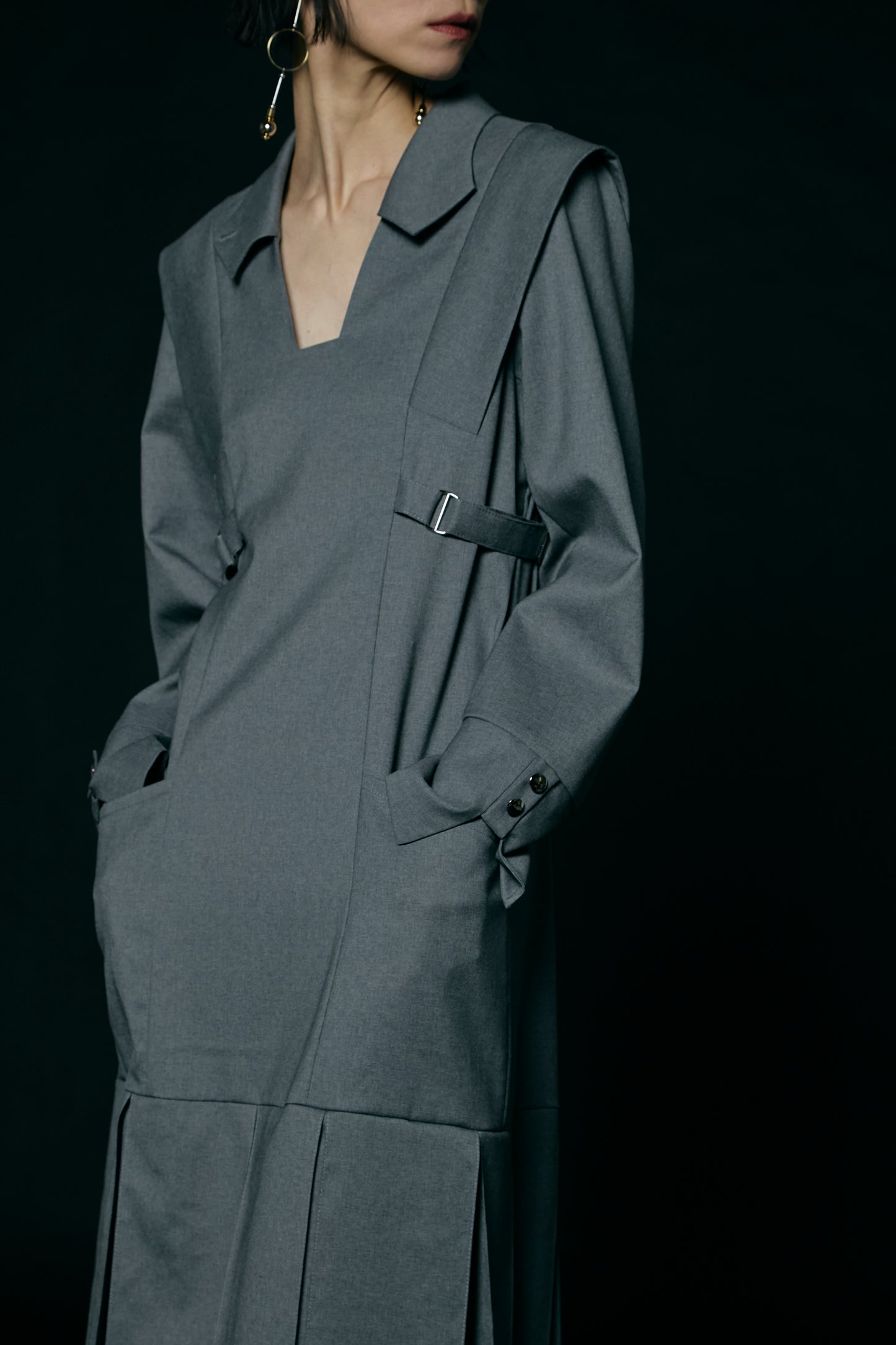 Pleated skirt dress / Gray