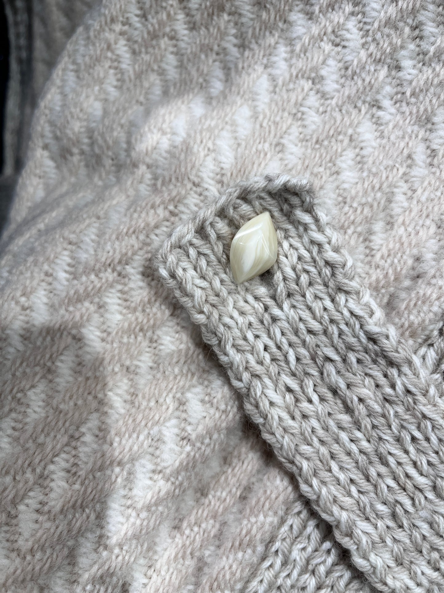 Herringbone knit vest / Ecru