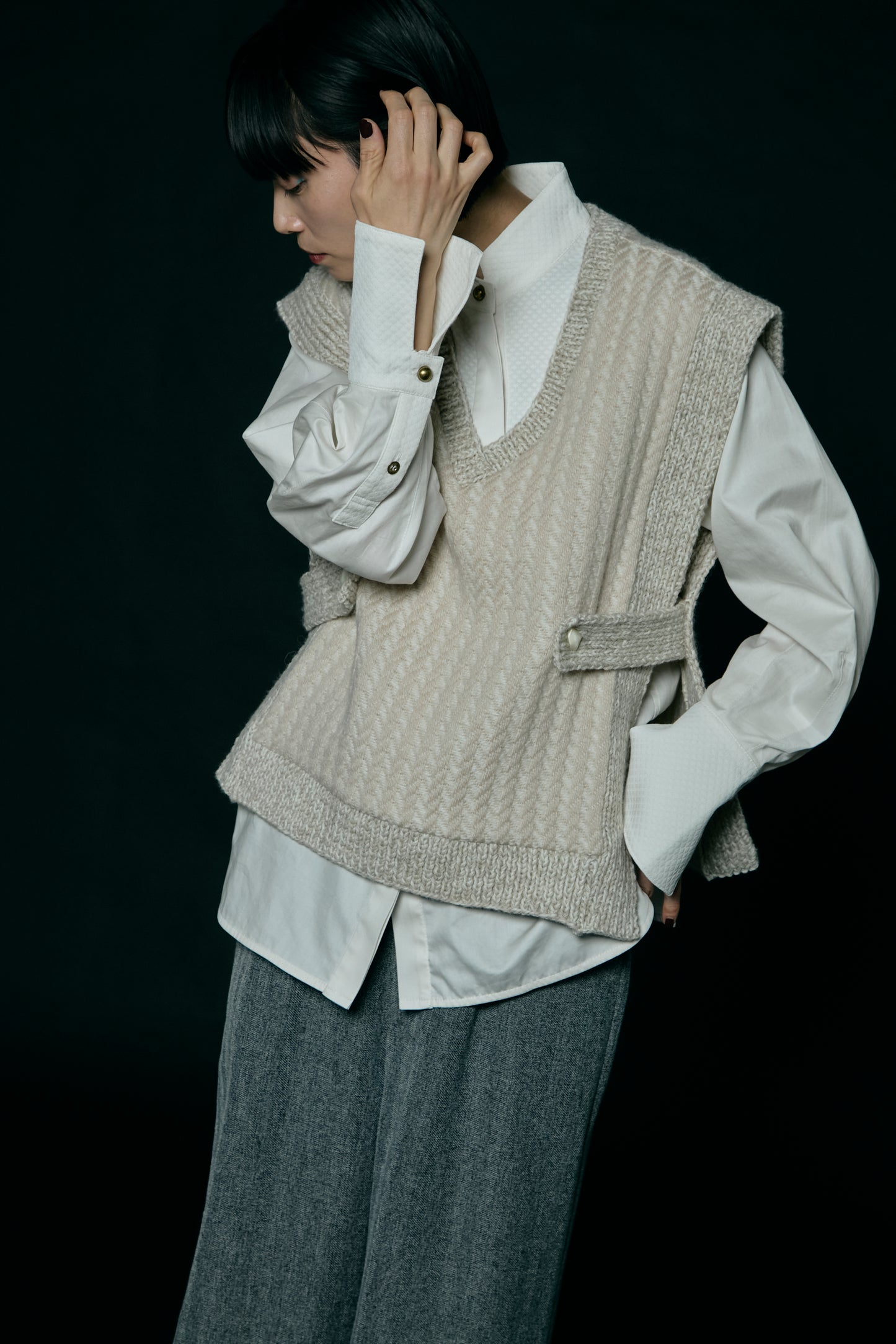 Herringbone knit vest / Ecru