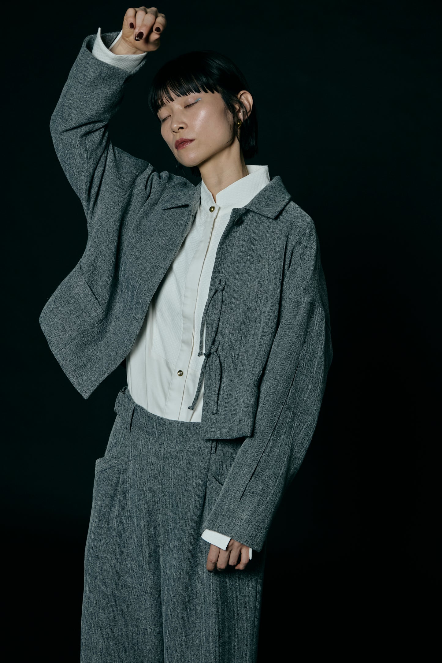 Pleated Sleeve Short Jacket / Gray