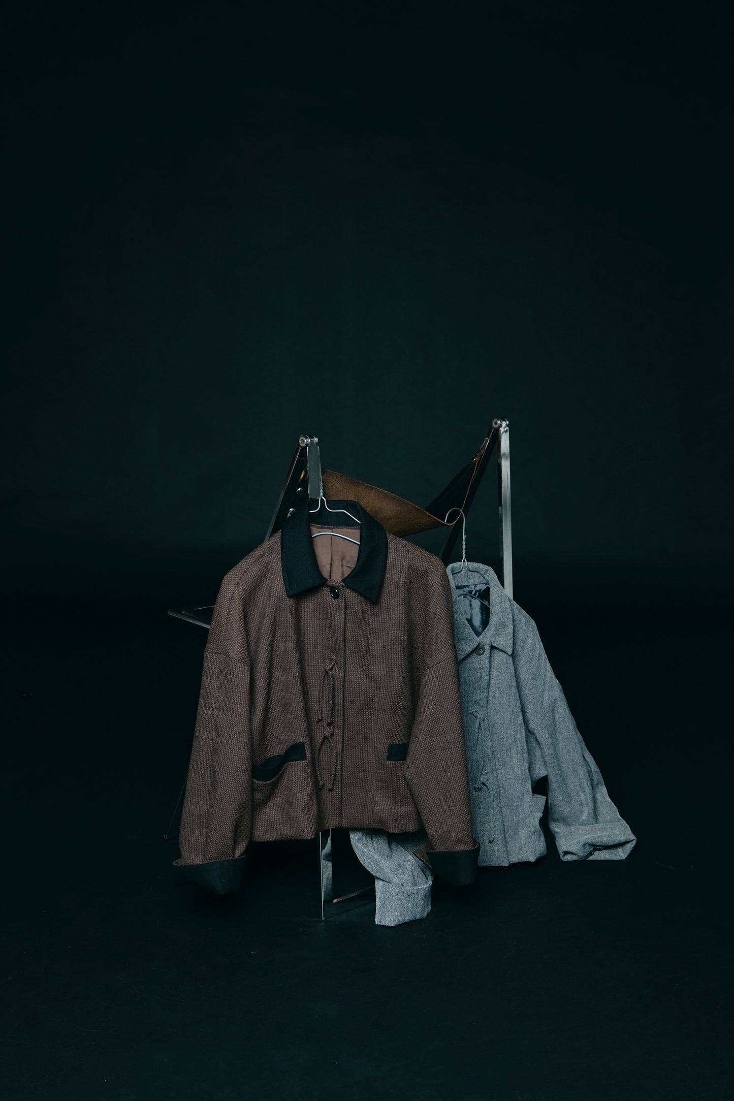 Pleated Sleeve Short Jacket / Brown