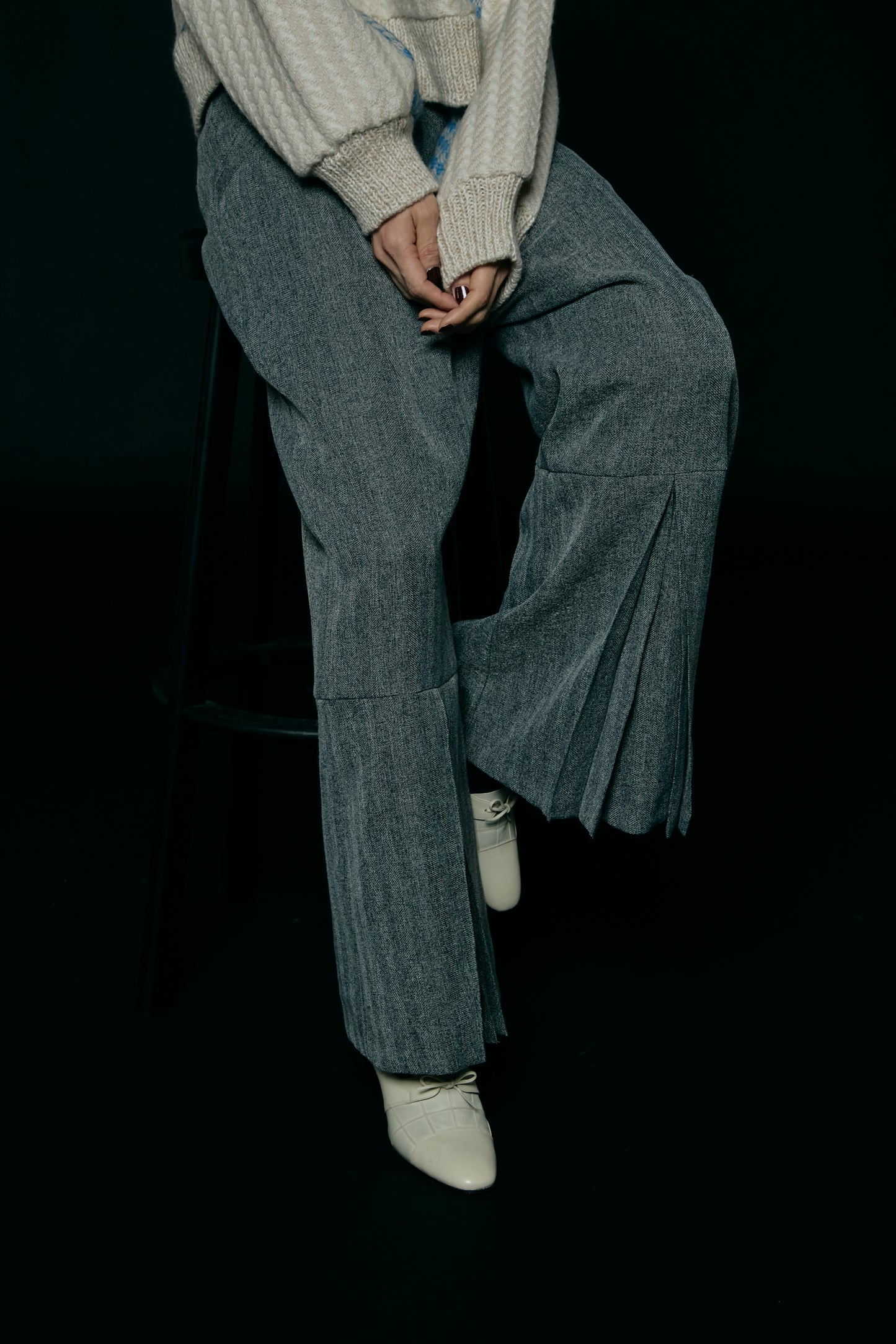 Pleated Wide Trousers / Gray