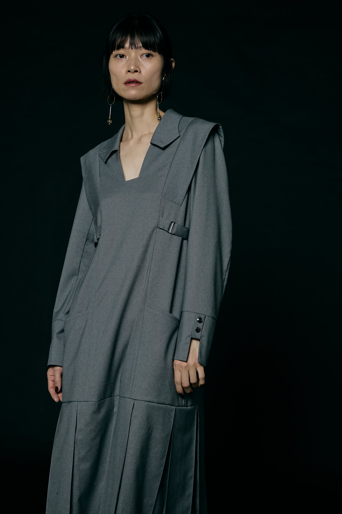 Pleated skirt dress / Gray