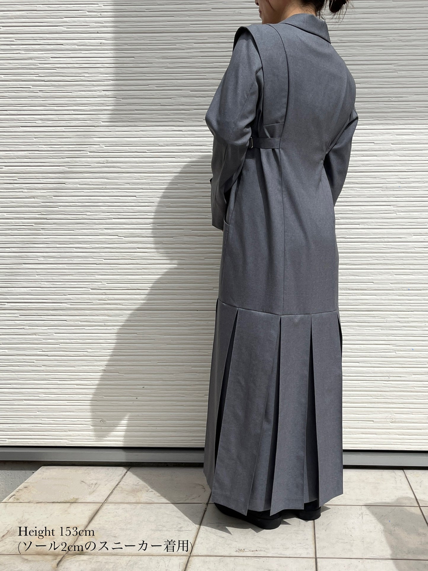 Pleated skirt dress / Gray