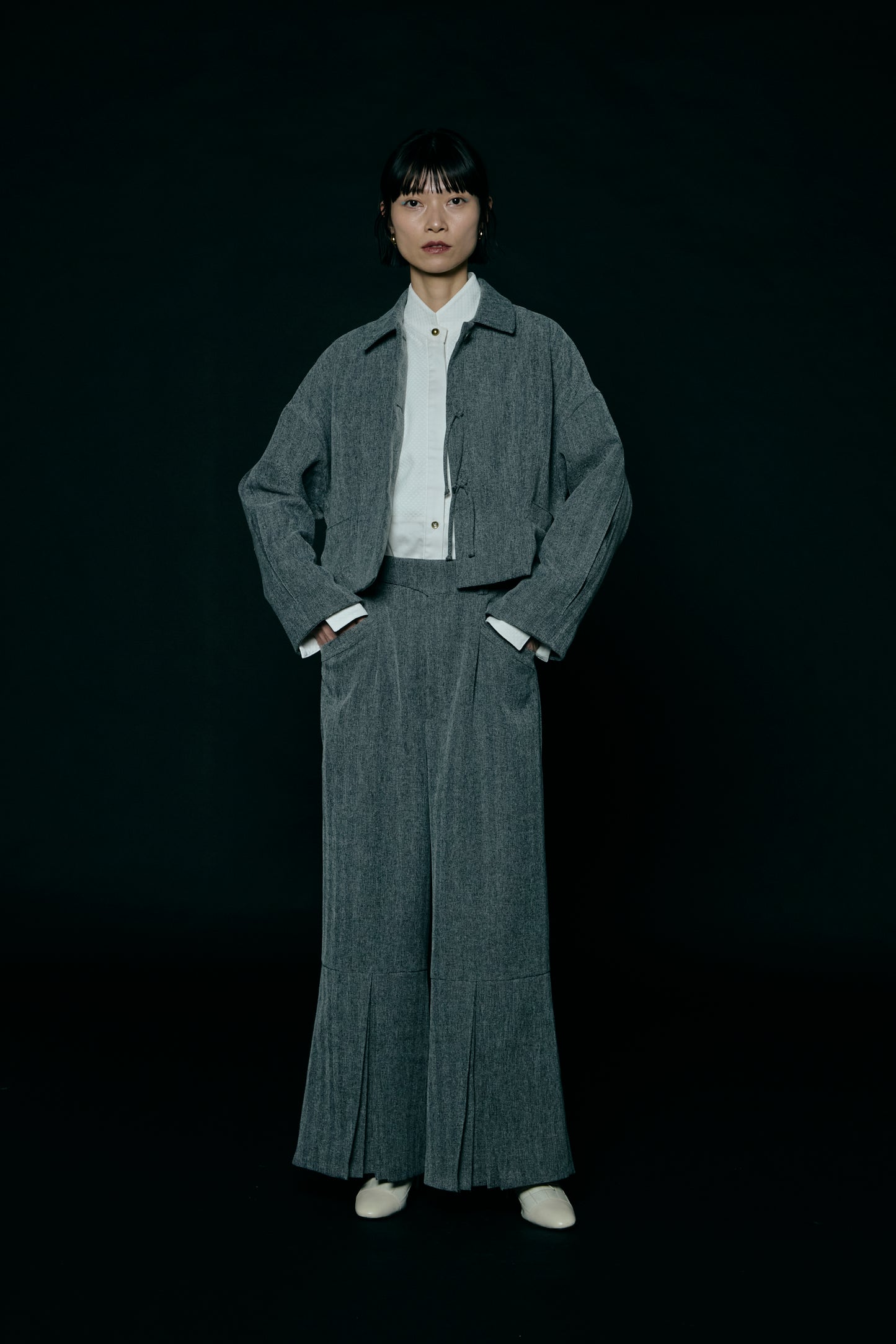 Pleated Wide Trousers / Gray