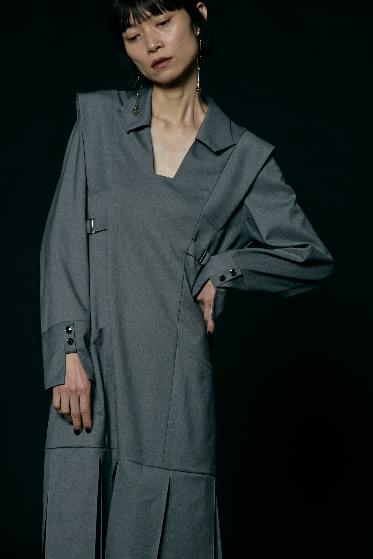 Pleated skirt dress / Gray