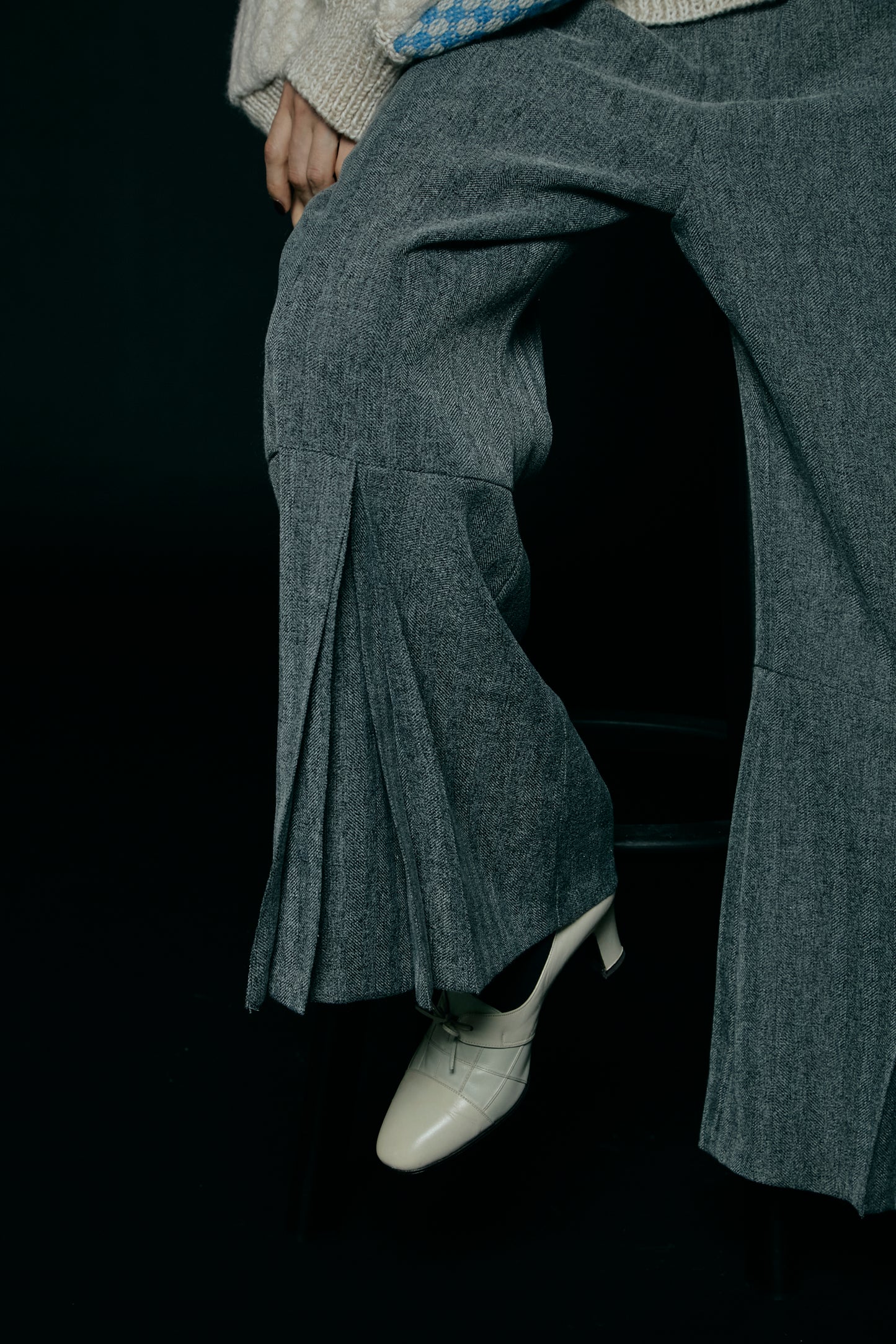 Pleated Wide Trousers / Gray