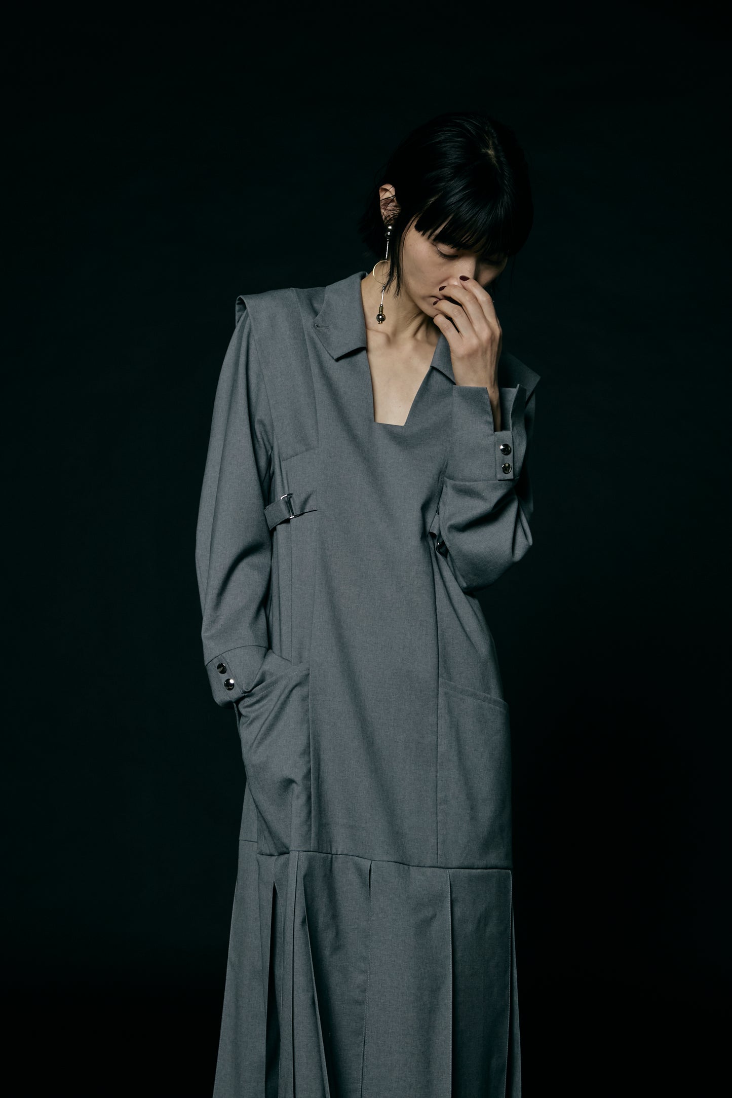 Pleated skirt dress / Gray