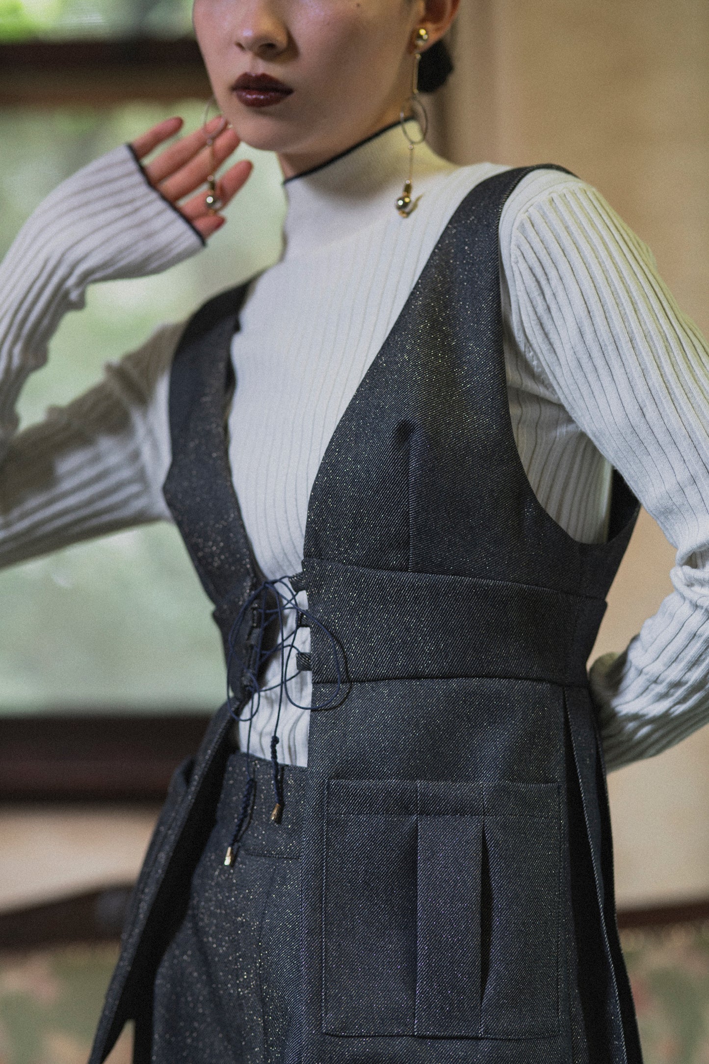 【Pre order】Lace up Pleated Vest / Navy