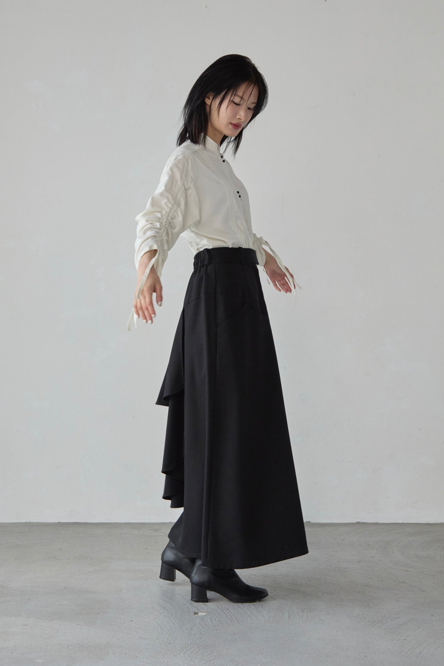 【Re order】Back ruffle skirt / Black