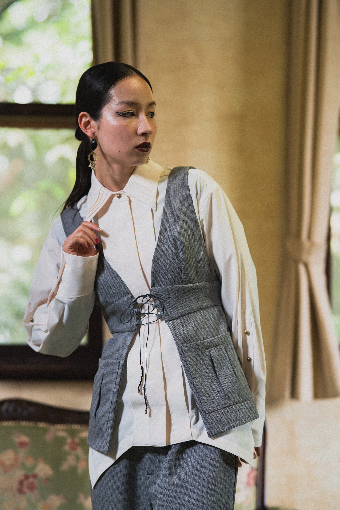 【Pre order】Lace up Pleated Vest / Gray