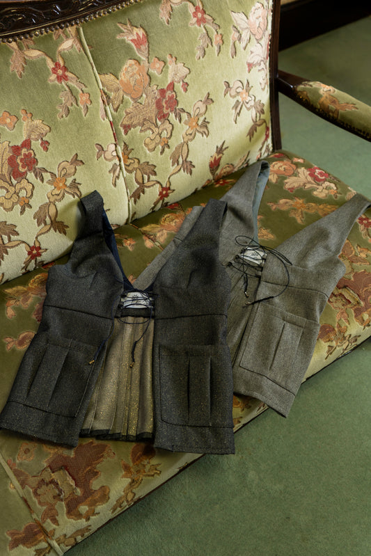 【Pre order】Lace up Pleated Vest / Navy
