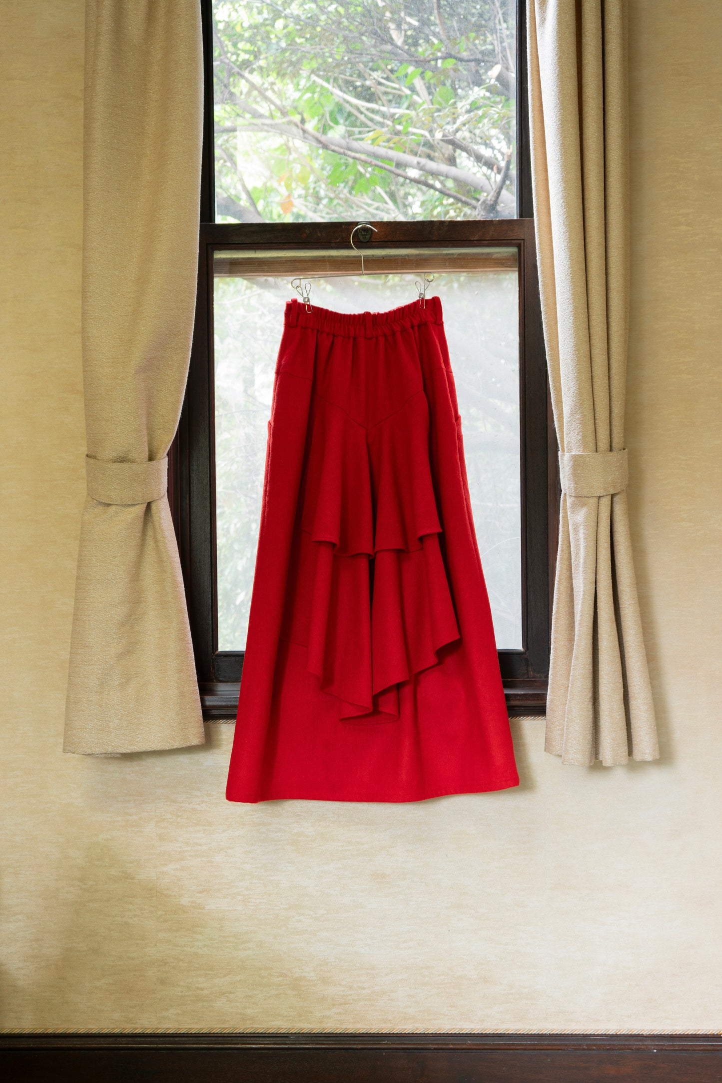 【Re order】Back ruffle skirt / Red