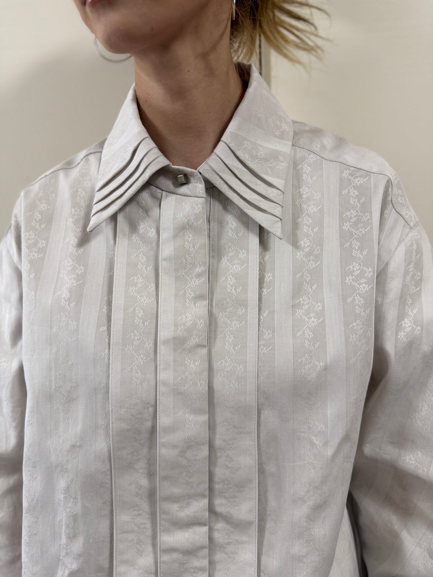 【Pre order】Metal button pleated blouse / Light gray