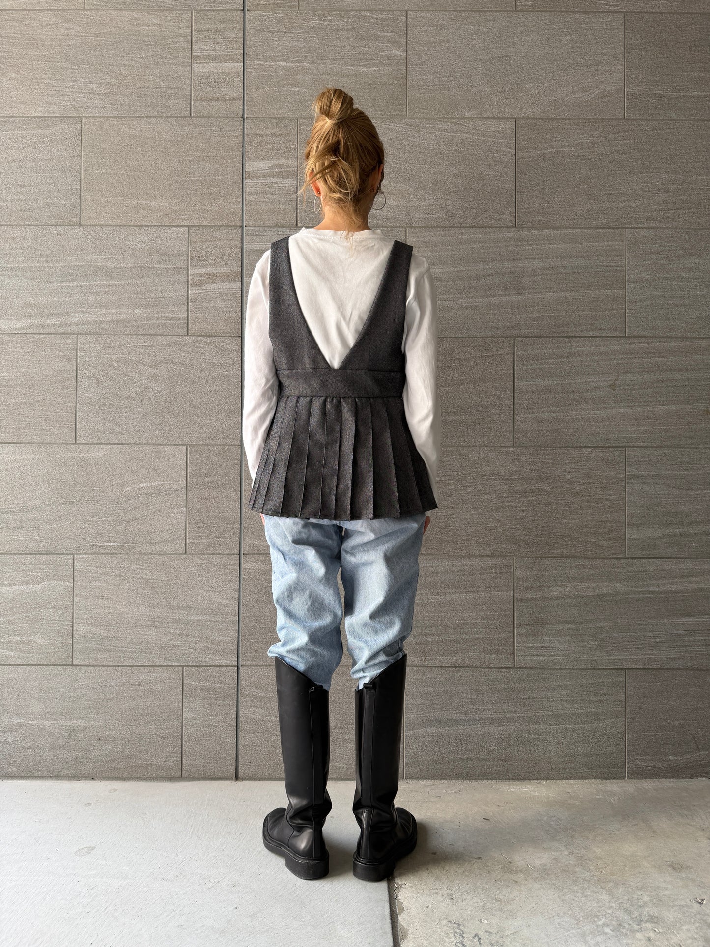 【Pre order】Lace up Pleated Vest / Navy