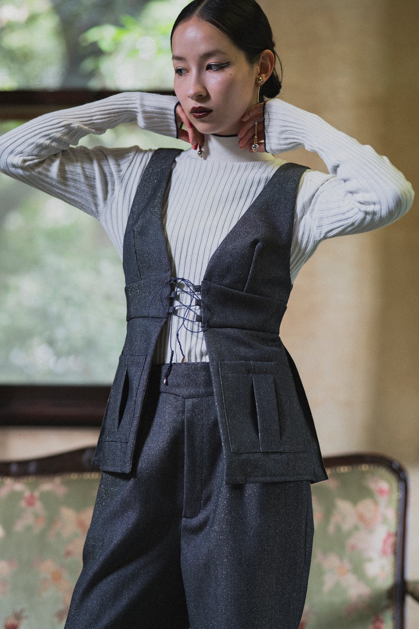 【Pre order】Lace up Pleated Vest / Navy