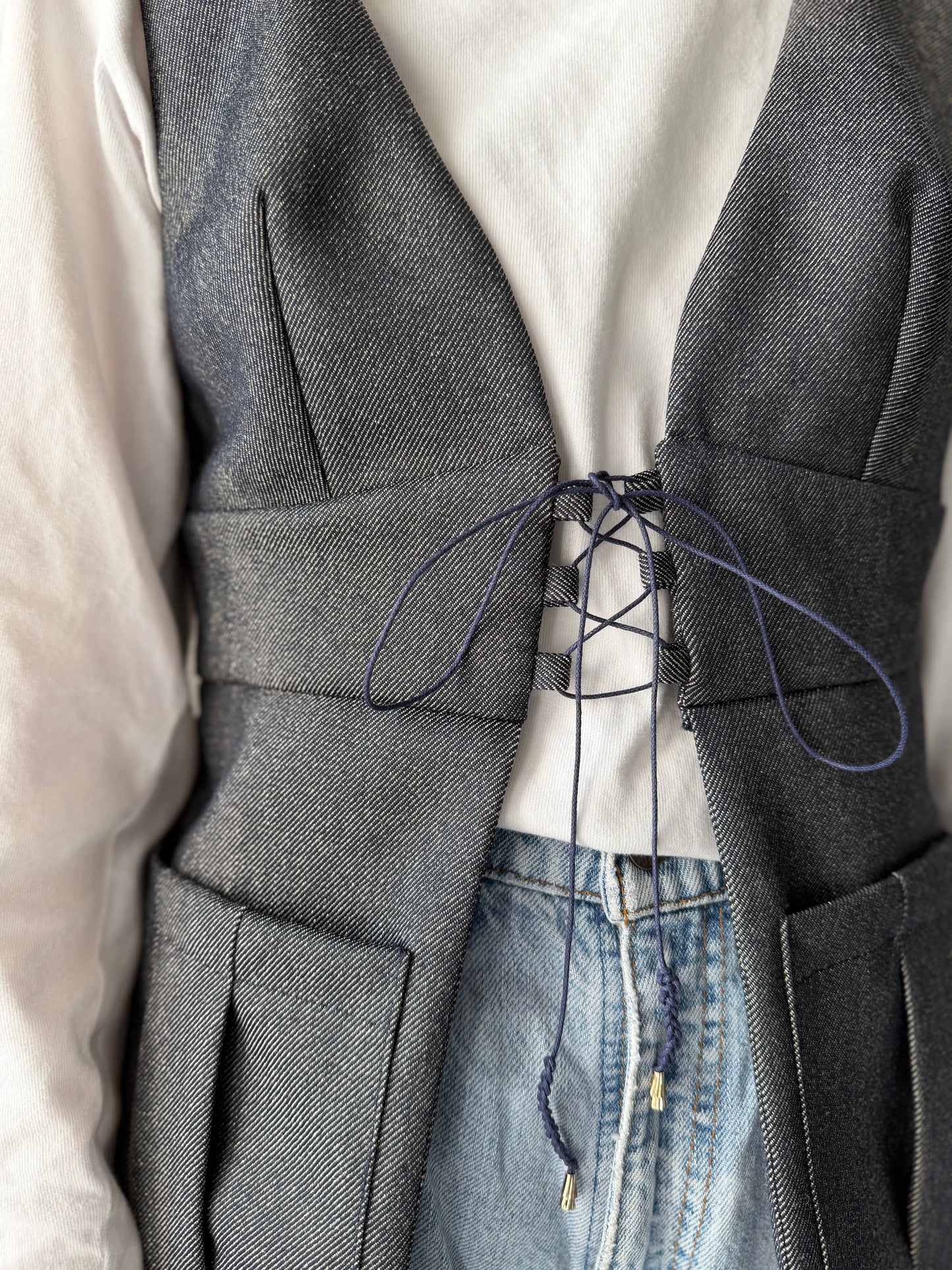 【Pre order】Lace up Pleated Vest / Navy