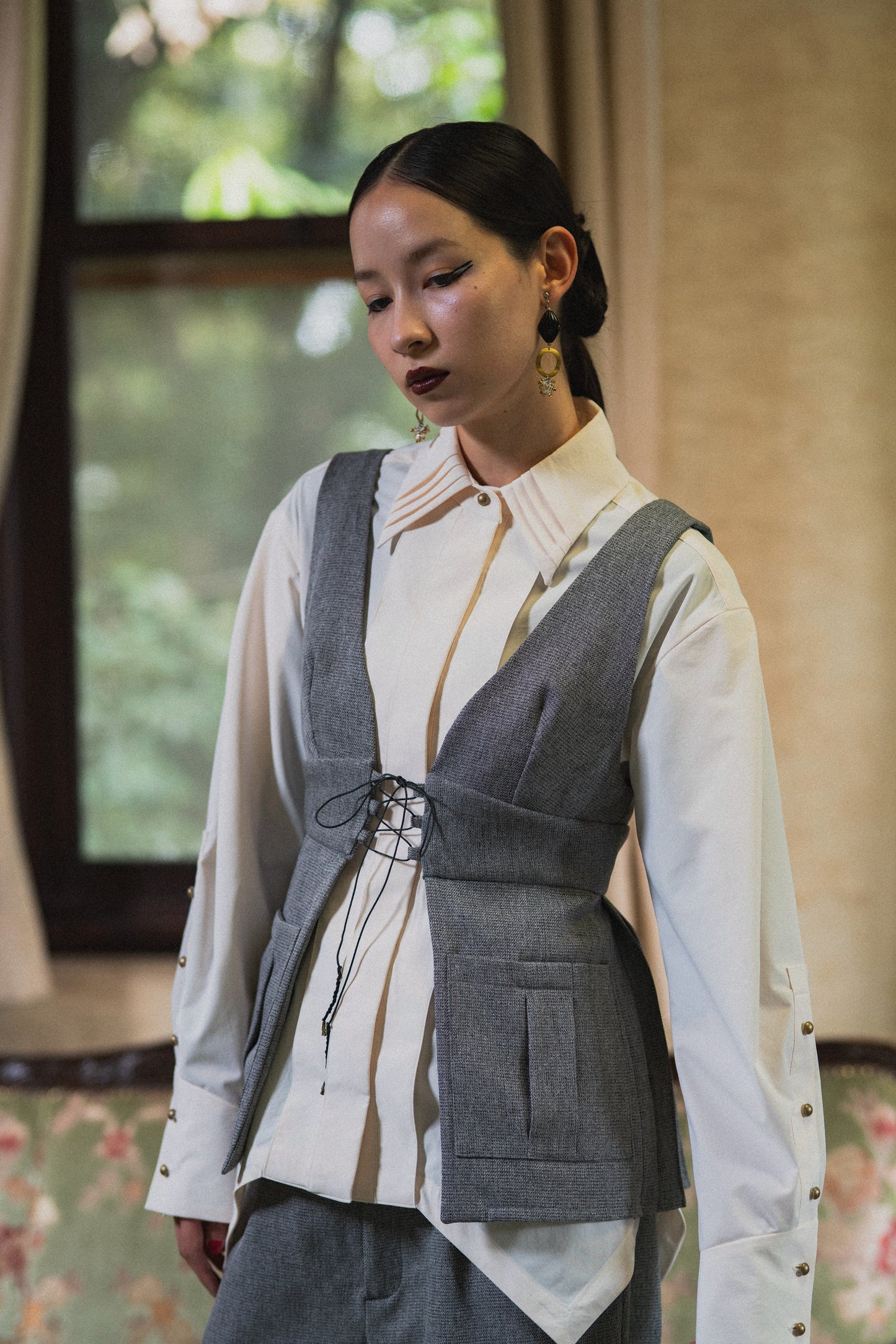 【Pre order】Lace up Pleated Vest / Gray