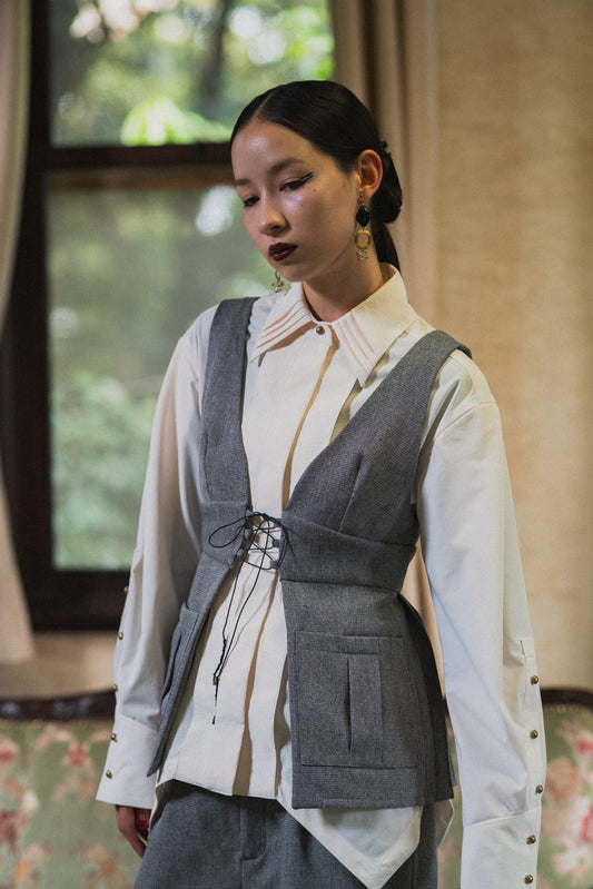 【Pre order】Metal button Pleated blouse / Ecru