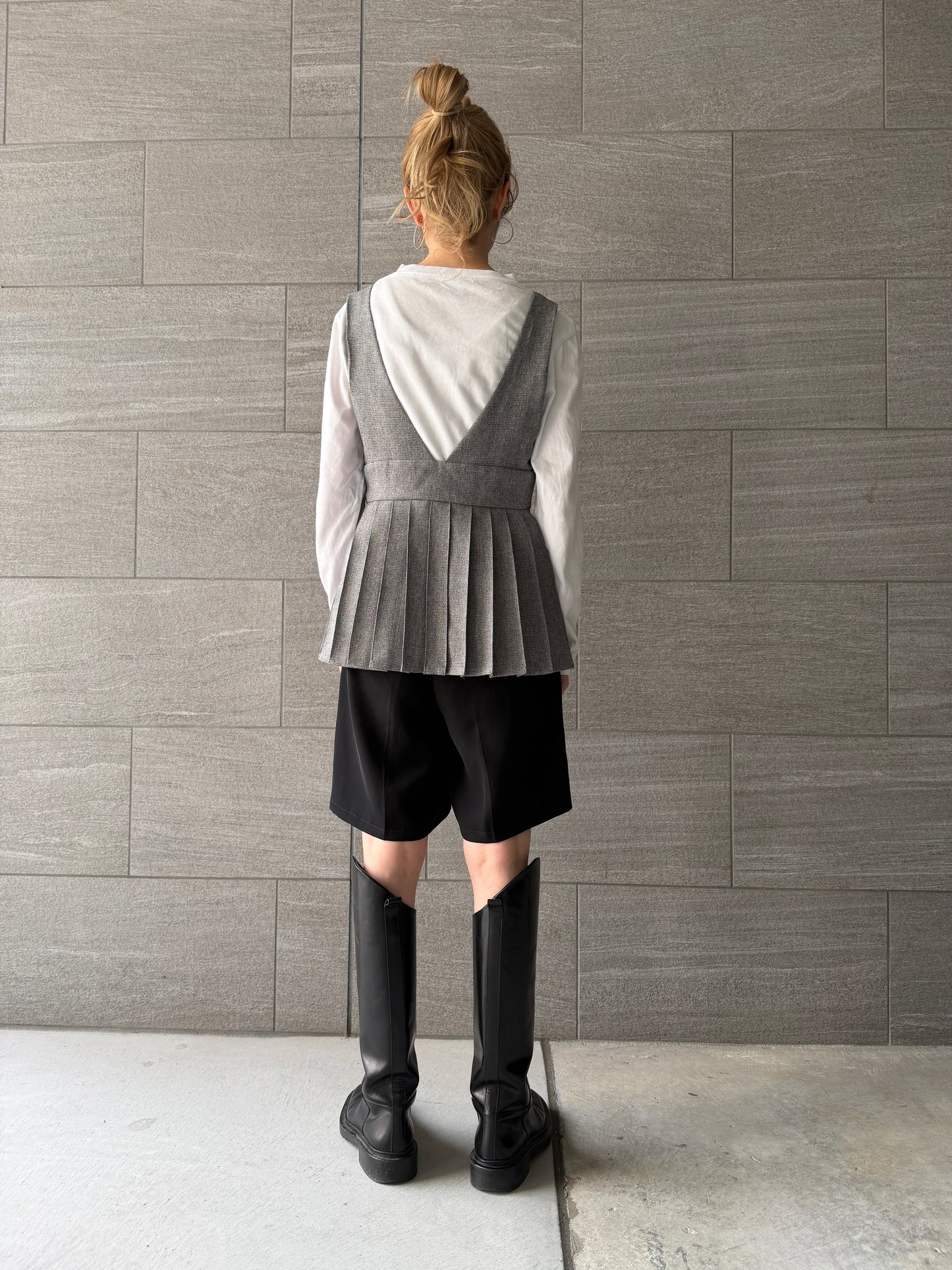 【Pre order】Lace up Pleated Vest / Gray