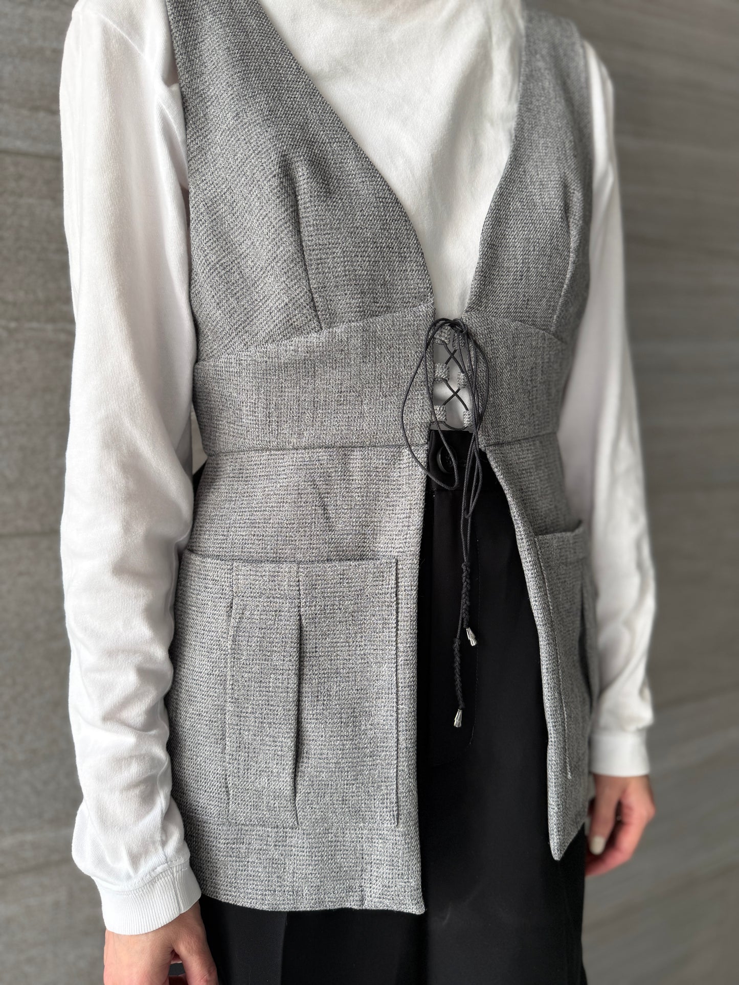 【Pre order】Lace up Pleated Vest / Gray